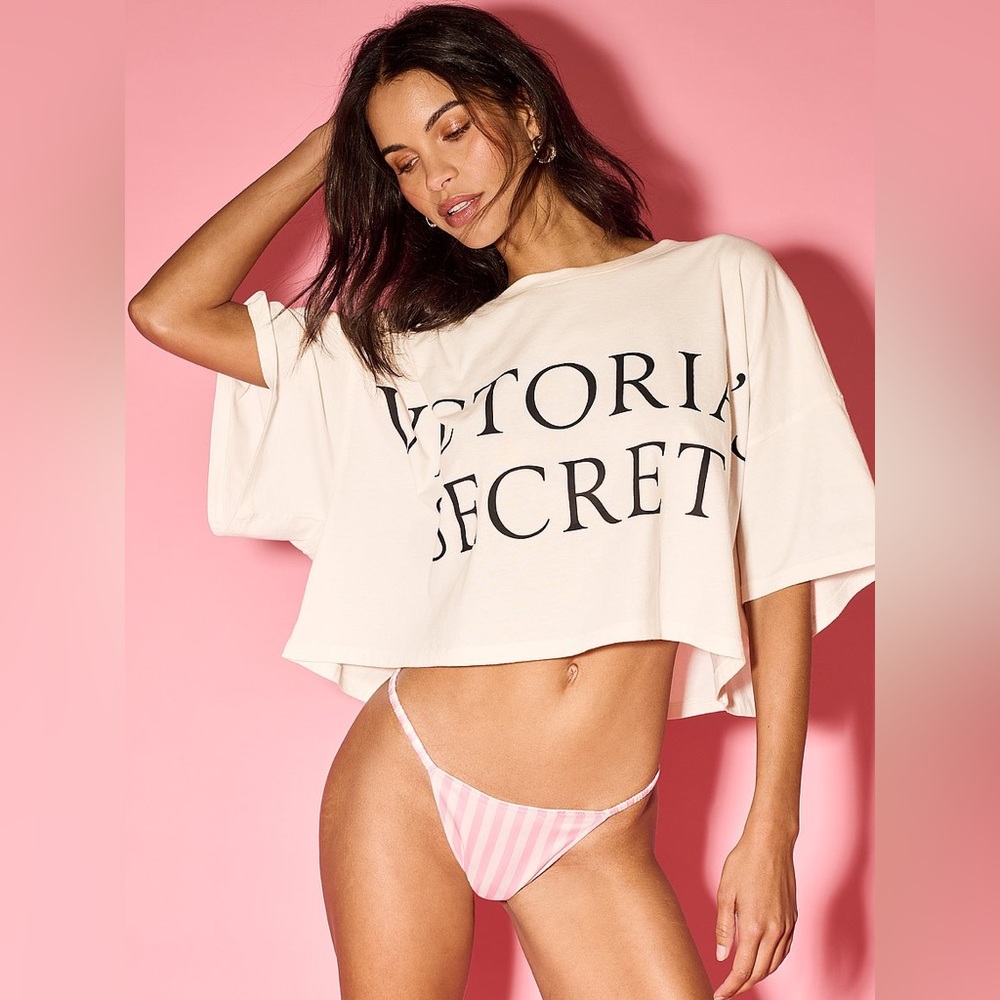 NWT Victoria’s Secret Essentials Logo Cotton Oversized Crop Tee Coconut Size M